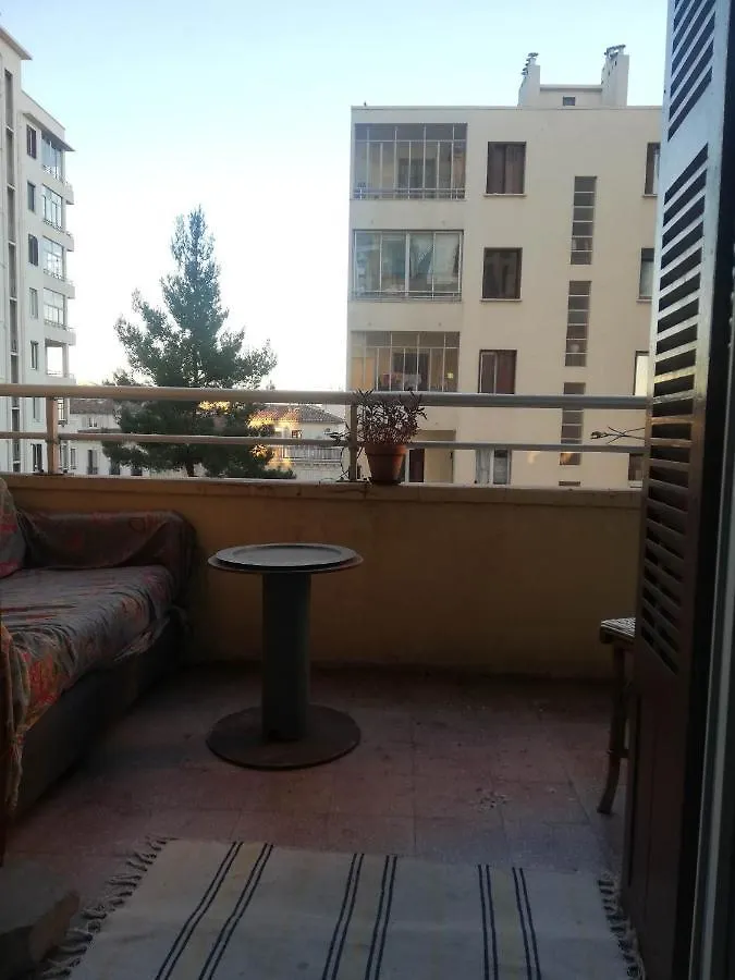 Chambre Chez L'Habitante Marseille 0*,